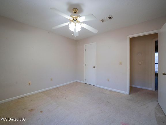 3rd image of 163 Cypress Dr