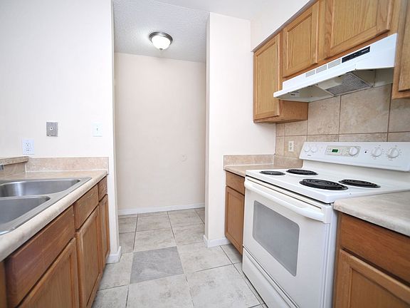 3rd image of 2414 Fox Hollow Dr #2414