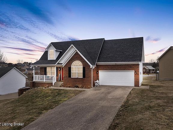 2nd image of 110 Savannah Dawn Ct