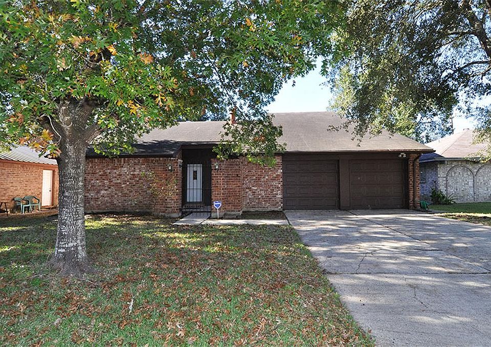 1st image of 17523 Mallett St