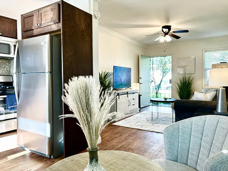 918 Chalcedony St #918 — Photo 3