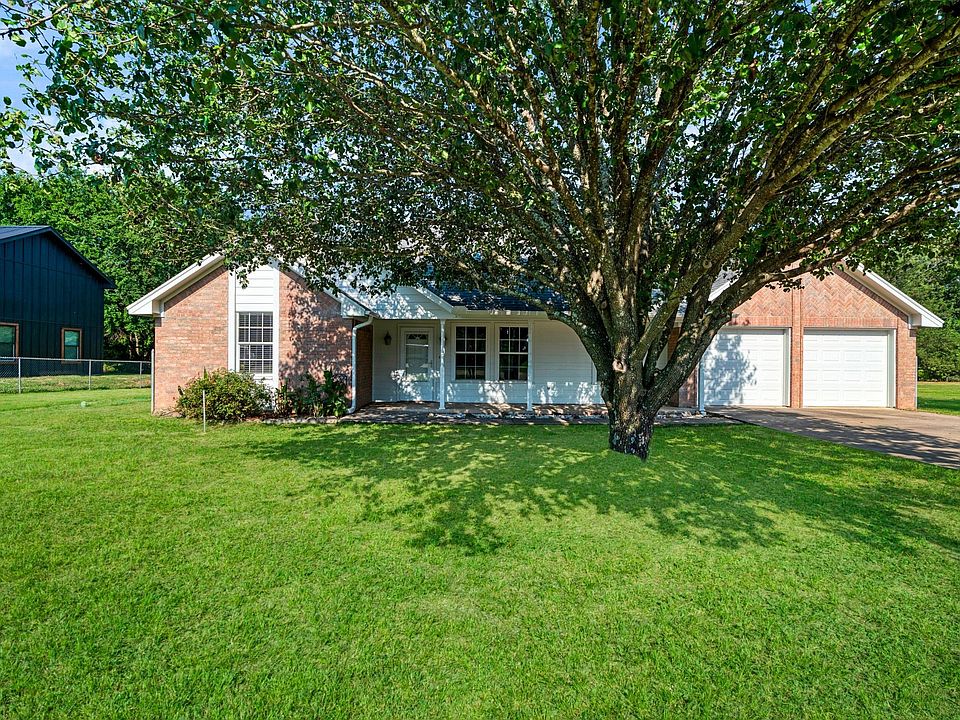 1st image of 329 Helena Dr