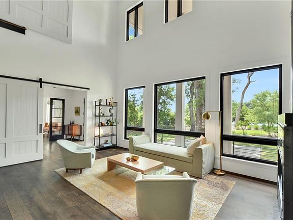 5th image of 60 Telford Ln