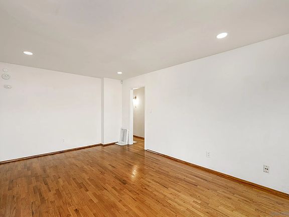 5th image of 124 S Drexel Ave