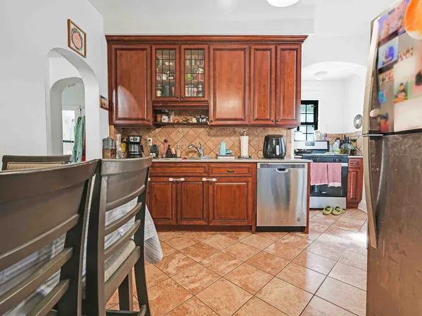 160-08 12th Road image 17 of 29