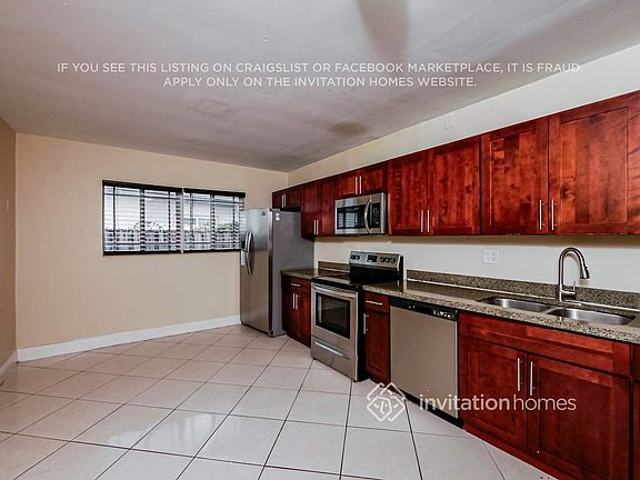 5th image of 623 W 63rd Dr