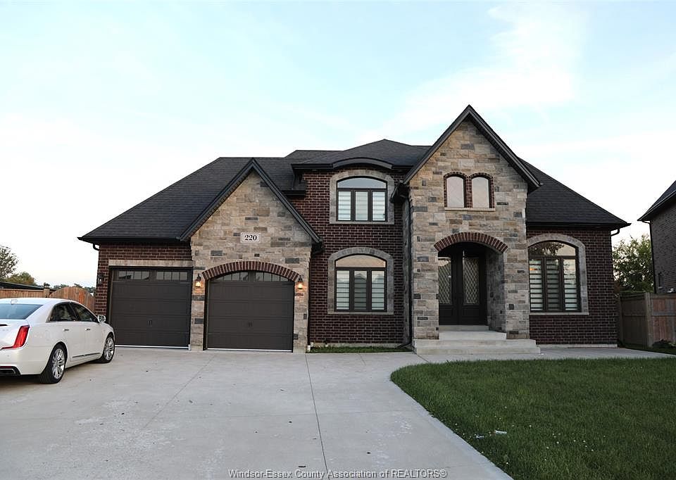 1st image of 220 Rafih Cres