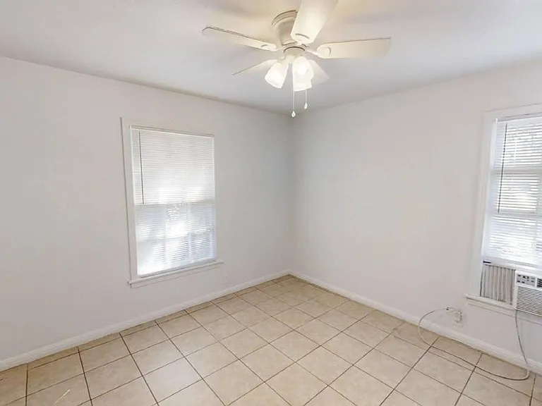 1903 Duncan Ave — Photo 10
