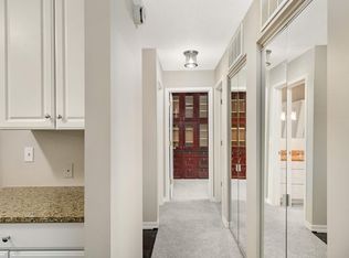 7500 Cahill Rd APT 308C, Edina, MN 55439