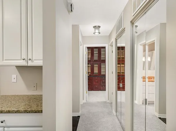 7500 Cahill Rd APT 308C, Edina, MN 55439