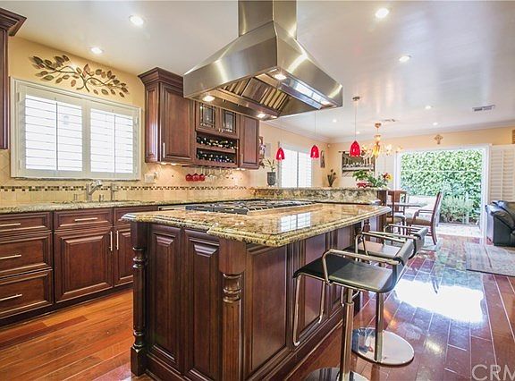 4th image of 854 Prospect Ave