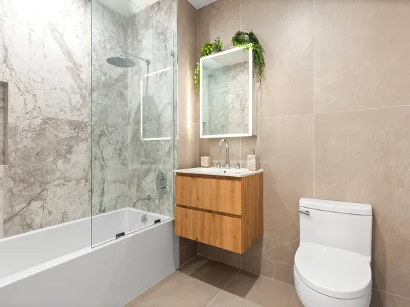 127 Concord Street image 5 of 11