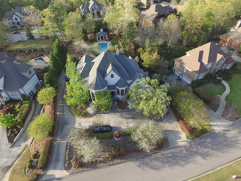 2nd image of 8261 Castlehill Rd