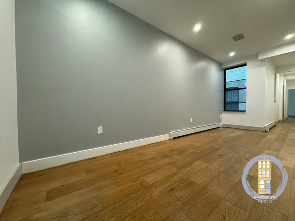 481 Chauncey Street image 4 of 28