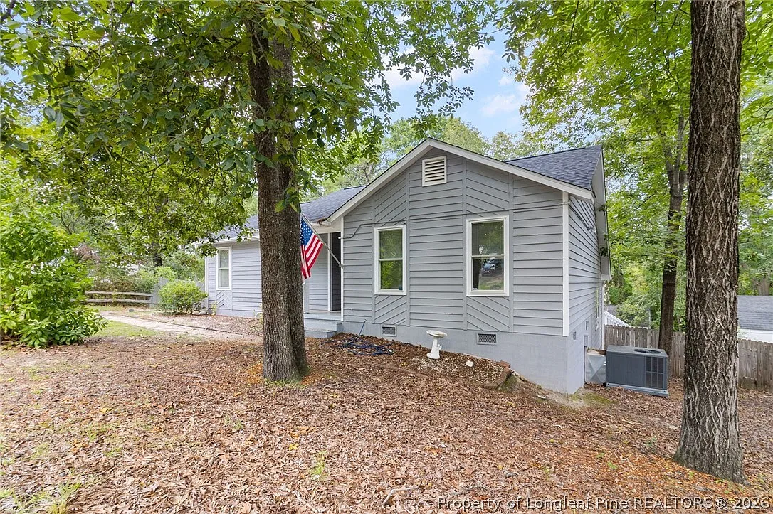 3 bed, 2.0 bath, 1358 sqft, $1,750 — Photo 3