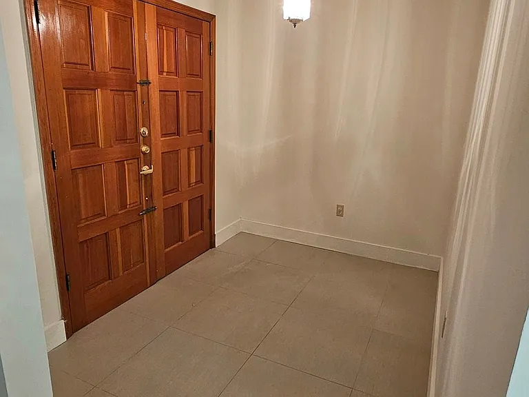 5431 SW 143rd Ave — Photo 5