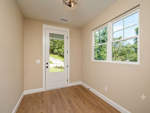 3rd image of 107 Elcon Dr