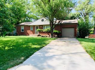 6724 W 72nd St, Overland Park, KS 66204