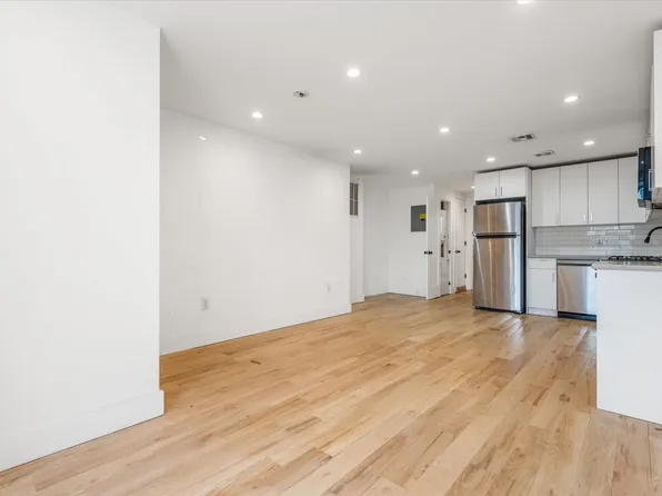 751a Monroe Street image 11 of 25