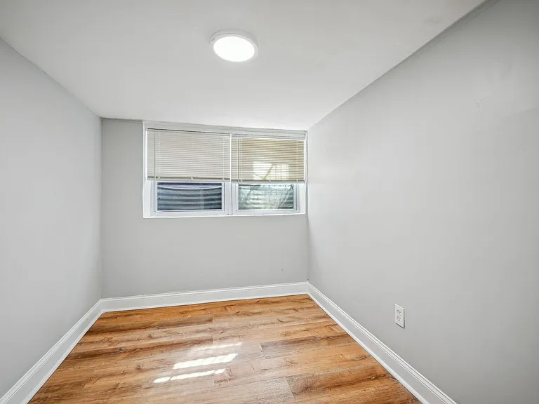 167 V St NE — Photo 16