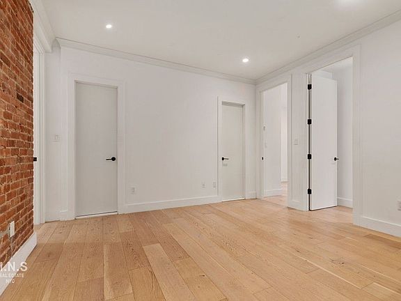 4th image of 401 E 50th St #A1