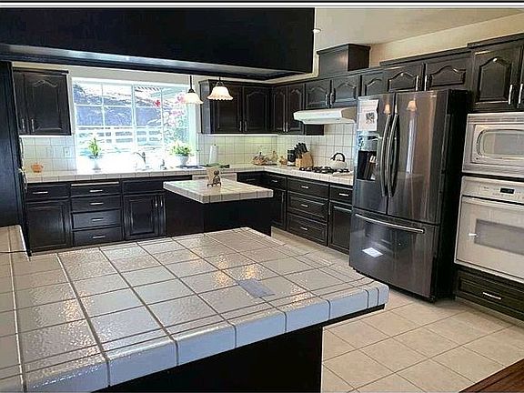 5th image of 39301 Thornberry Mountain View Ct
