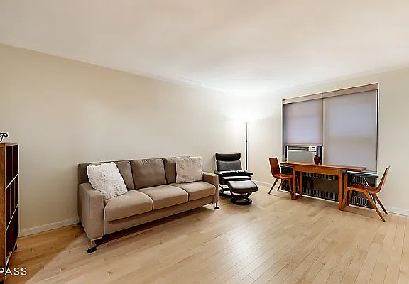 4th image of 405 W 57th St APT 4D