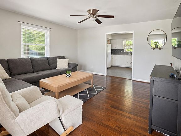 2nd image of 221 Dorothy Ave