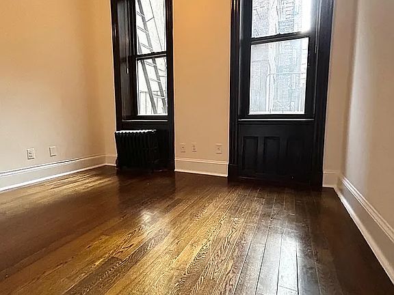 2nd image of 106 Macdougal St APT 1