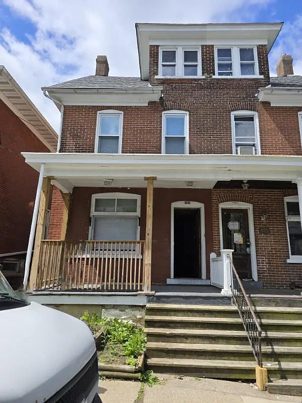 4 bed, 1668 sqft, $1,990 — Photo 1