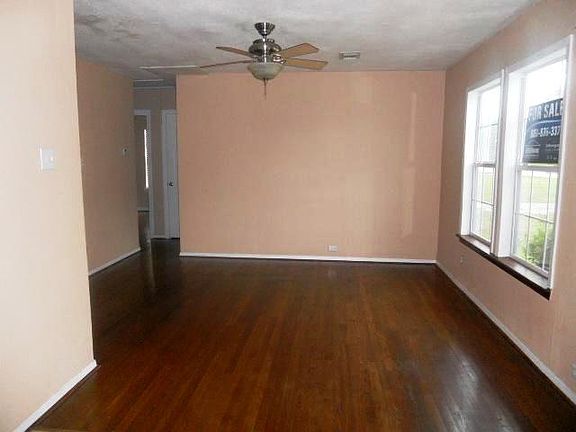 4th image of 3018 Cedar Dr