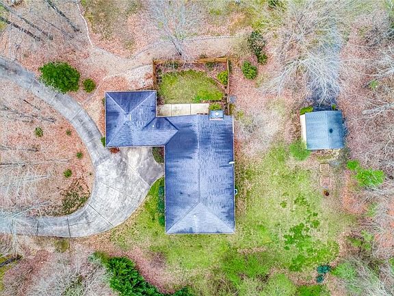 5th image of 29 Keeble Creek Dr