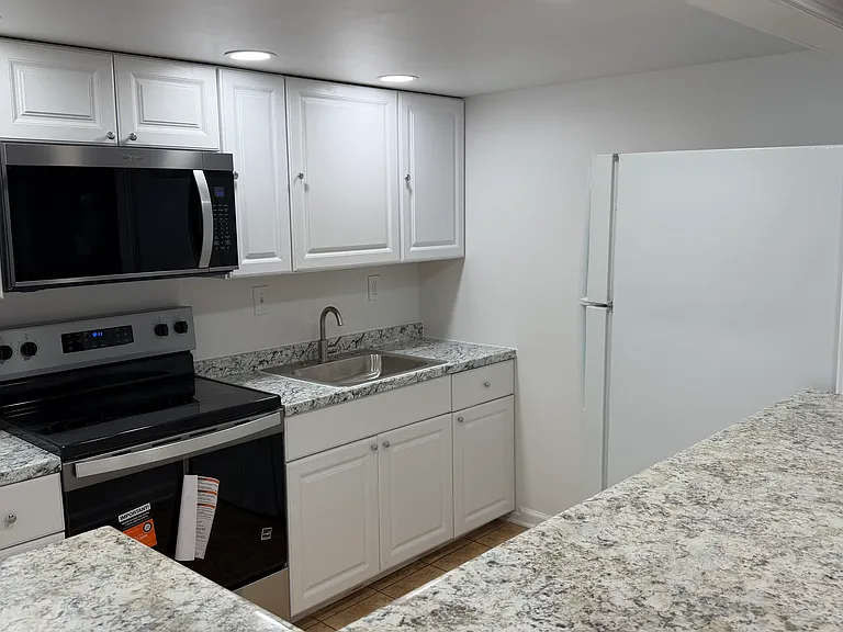 5868 Arlington Blvd — Photo 9