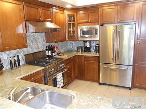 3rd image of 12026 Hoffman St Unit 205