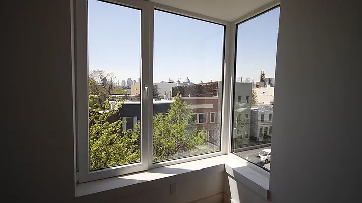 Rented by Nooklyn NYC LLC | media 49