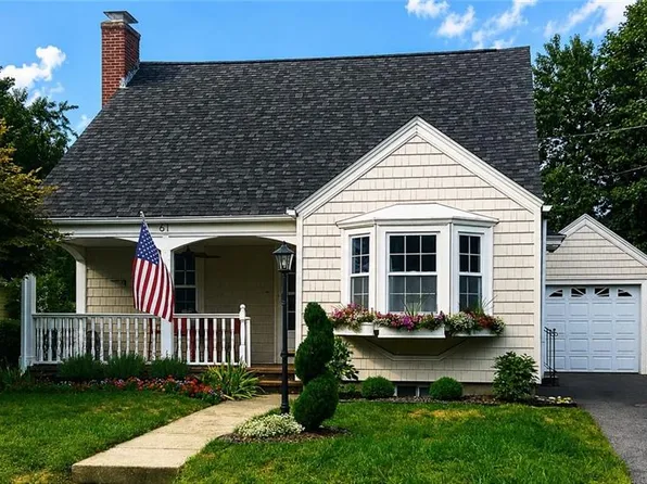 61 Ann Mary Brown Dr, Warwick, RI 02888