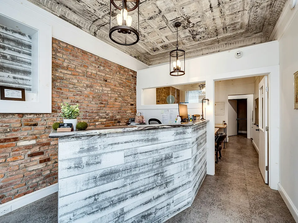 55 S 6th St #COMMERCIAL