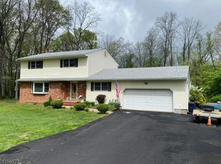 4 Harrison Rd, Succasunna, NJ 07876