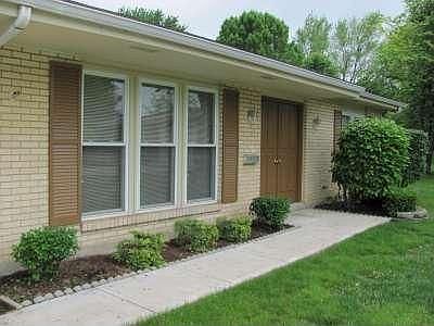 4th image of 611 Village Ct