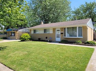 927 Easley Dr, Westland, MI 48186