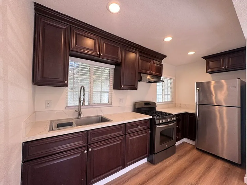 1600 Sherman Pl
