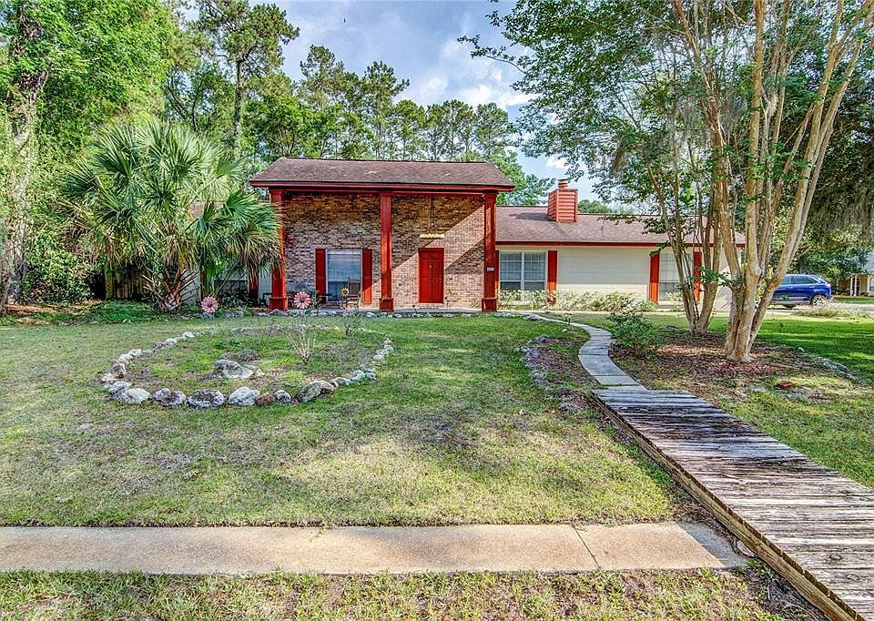 1st image of 6121 NW 114th Pl