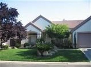 4622 W Oak Park Dr, Fresno, CA 93722