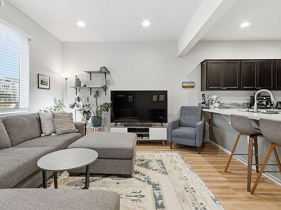 3rd image of 2208 NE Four Seasons Ln