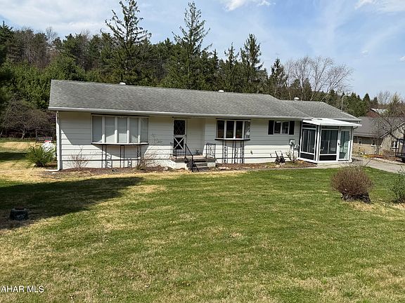 3rd image of 1039 Bell Tip Rd