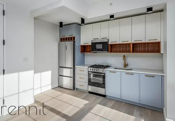3rd image of 933 Rogers Ave #7H