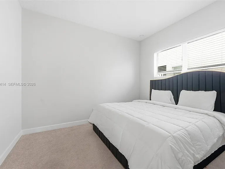 15239 Goldfinch Cir — Photo 32