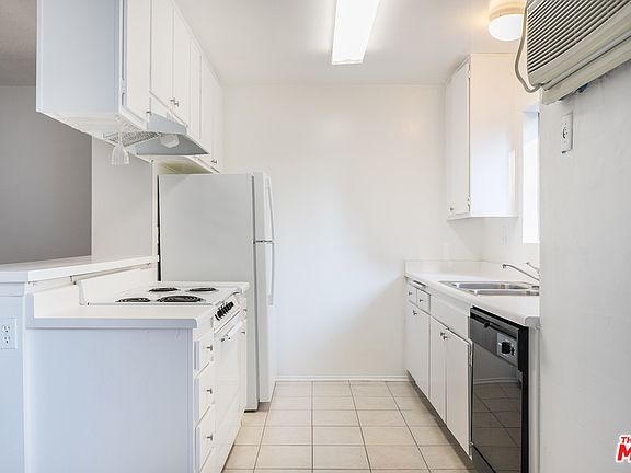 5th image of 1011 Palm Ave APT 318