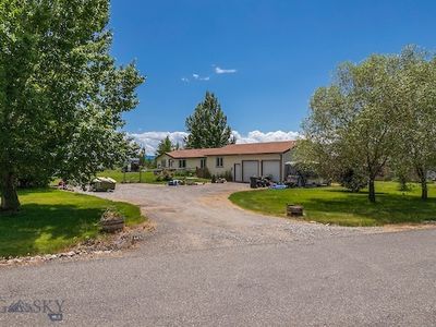 294 Moon Beam Ln, Belgrade, MT, 59714