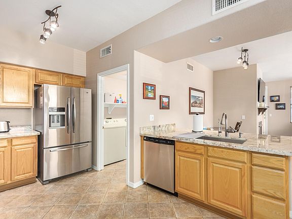 5th image of 15221 N Clubgate Dr Unit 1131